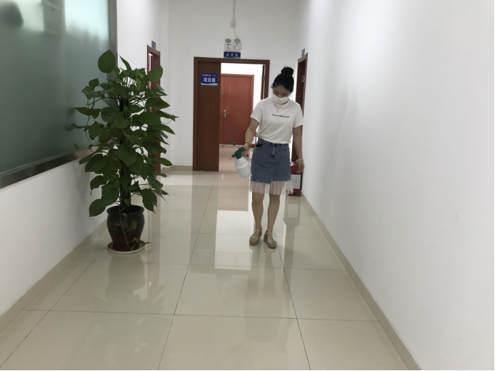 同心协力，共抗疫情