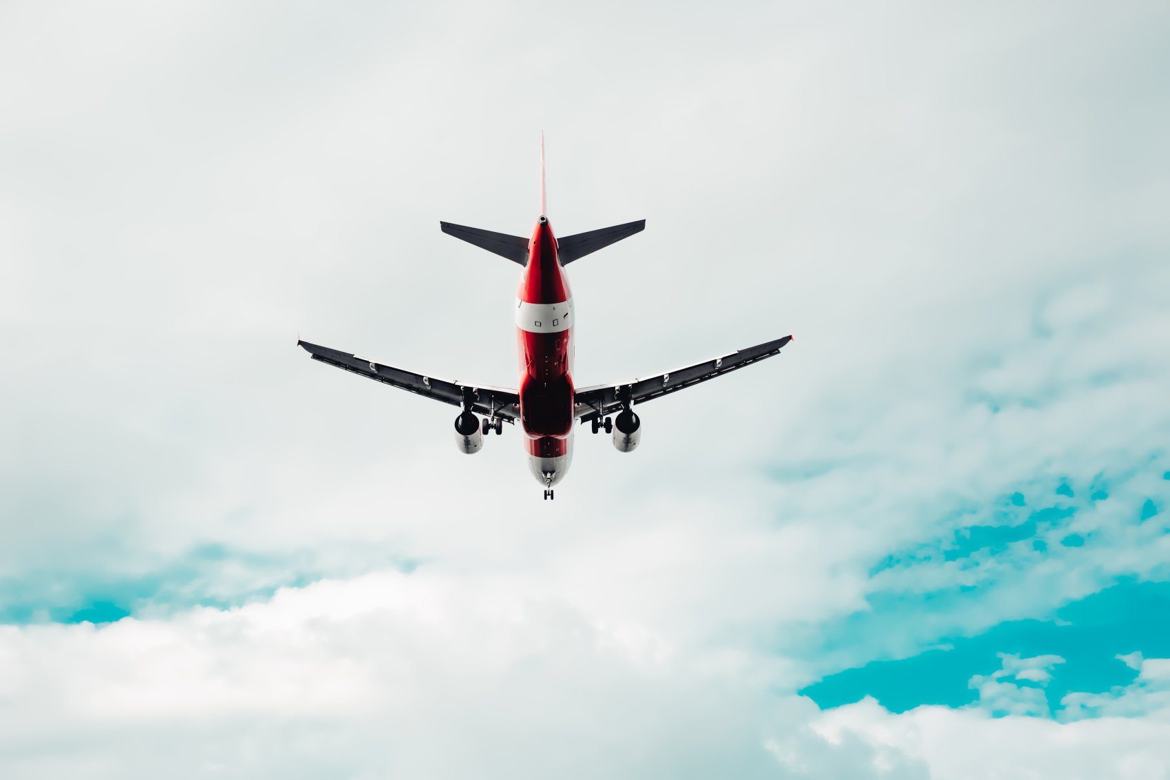 Guangzhou Baiyun International Airport added 14 new international passenger and freight routes in the first half of the year