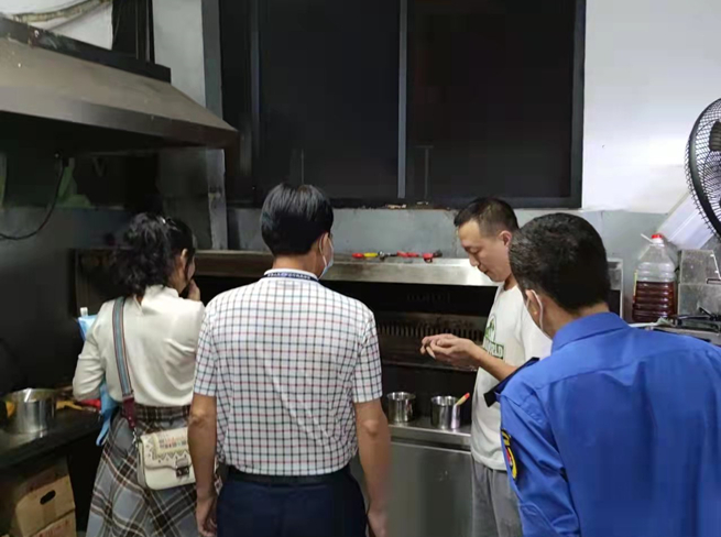 助力环保 海南保亭县保障餐饮行业绿色运行