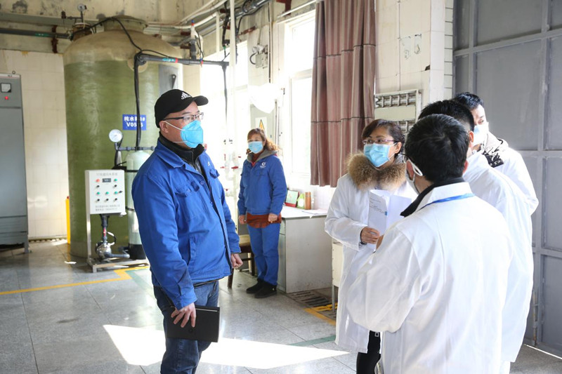 战“疫”大爱在升温 邛崃多家企业调整计划生产防疫物资