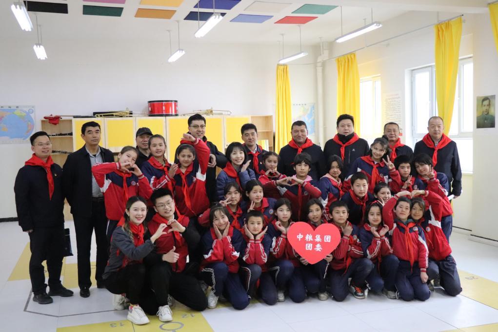中粮可口可乐青年志愿服务队赴新疆乌什 为边疆学子助学筑梦