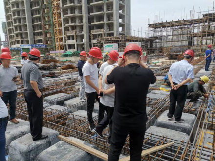 熱烈歡迎江蘇省建設(shè)工程施工設(shè)計(jì)體系專家領(lǐng)導(dǎo)   蒞臨榮沂考察指導(dǎo)工作