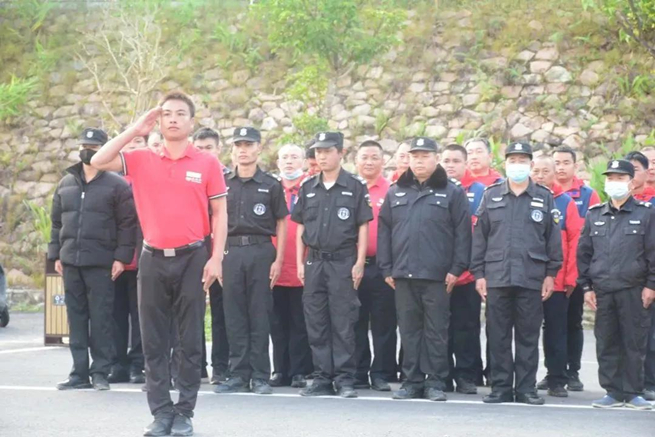 五指山红峡谷景区半军事化管理打造团队
