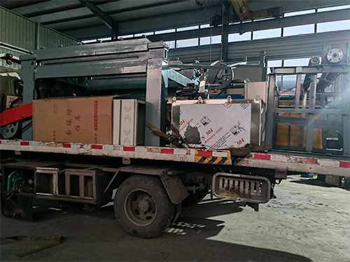 PET聚酯六角網(wǎng)機(jī)-發(fā)貨