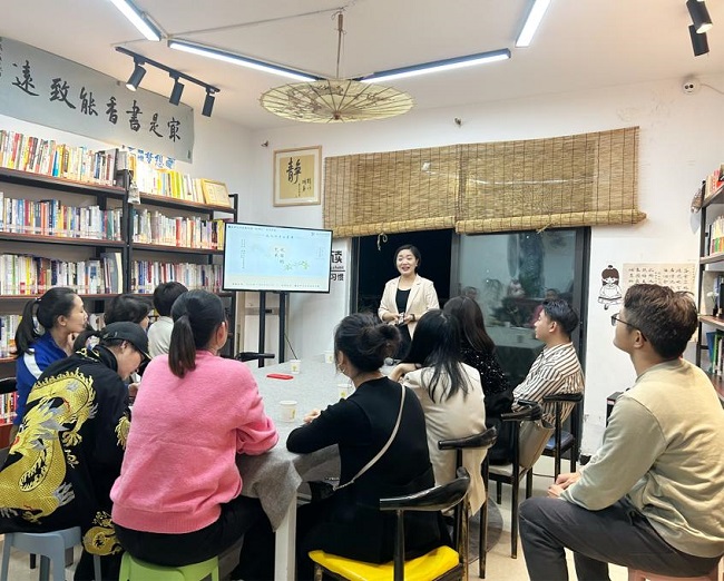 重庆市江北区图书馆“悦读汇”文化沙龙成人口才公益课开讲