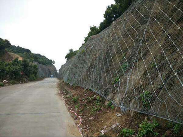 山體防護網案例