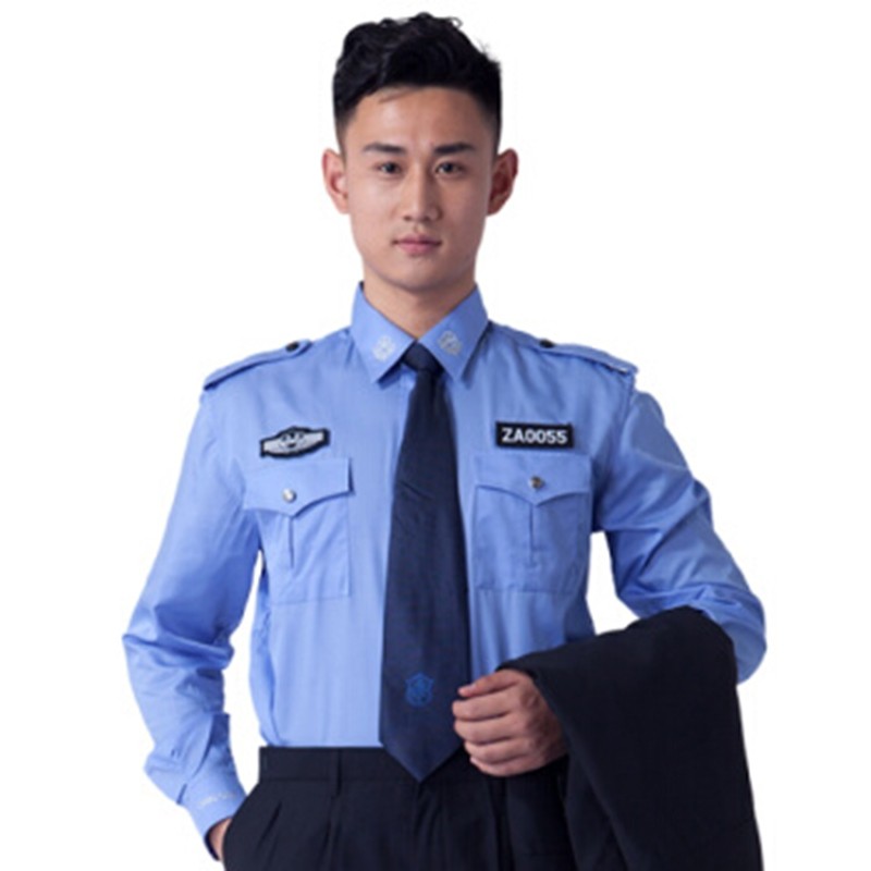 特警的服装之所以是蓝,黑色为主,主要是继承了警用服装的特点