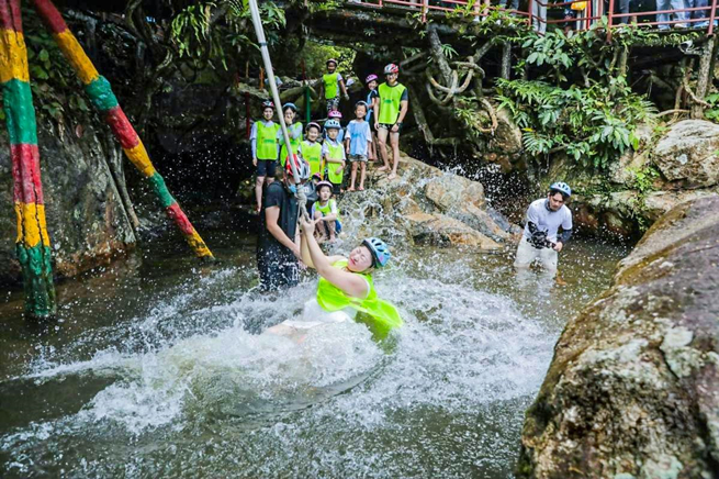 戏水纳凉“趣”雨林 研学有礼暑期特别策划研学体验游活动深入海南呀诺达景区