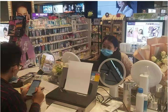 海口市市场监管局美兰分局开展化妆品监督抽样工作