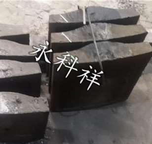 安庆半自磨机用高耐磨高锰钢衬板及制备方法