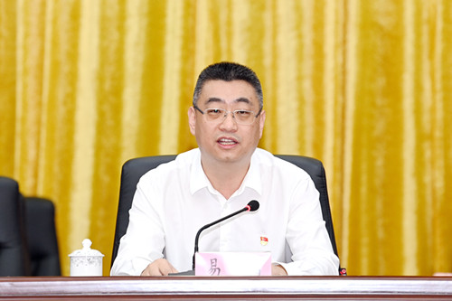 屯昌县举行十四届县委理论学习中心组第八次学习（扩大）报告会暨省第八次党代会精神宣讲报告会