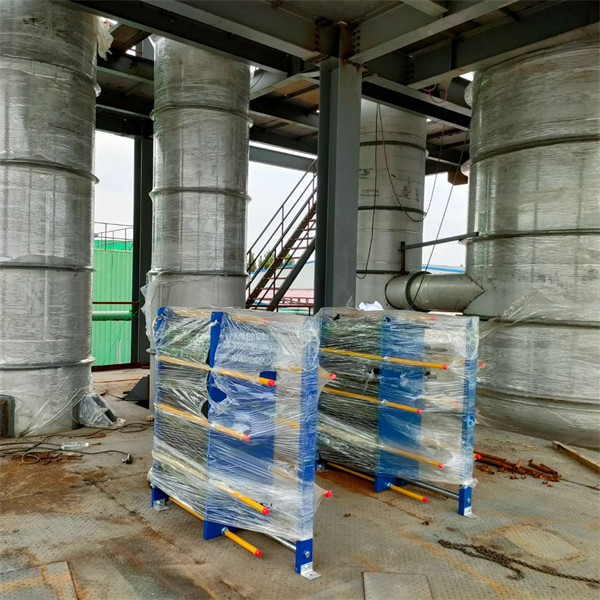 河北某生物制药集团蒸发器设备安装中