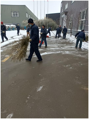 瑞雪兆豐年，正月十二石家莊迎來(lái)龍年場(chǎng)大雪，蕓豪科技趙縣工廠清理積雪現(xiàn)場(chǎng)