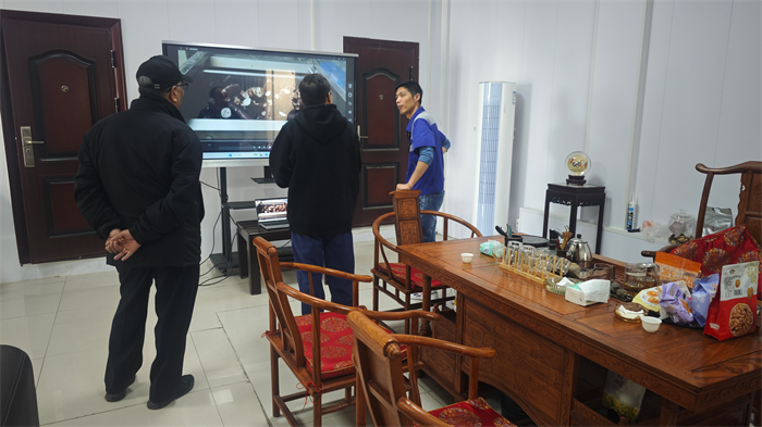 石家庄客户来得宝公司参观考察薯条油炸生产线