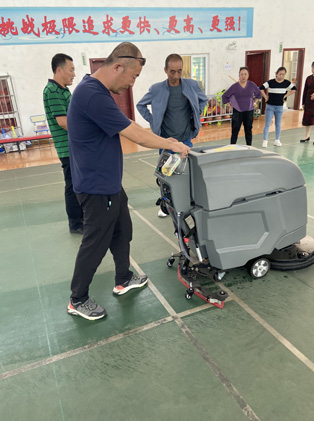清潔設備寧夏二小體育館的應用