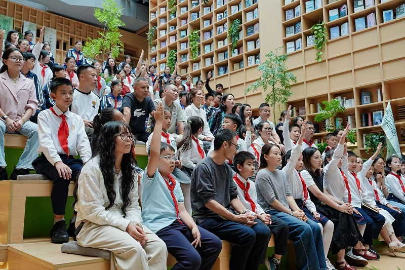 一江湔水润青苗 书香筑梦启芳华——彭州市9月开学季阅读季读书会在彭州中学九峰书院圆满举办