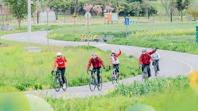 可乐红闪耀三遗之城，中粮可口可乐在川以奔跑传递健康力量