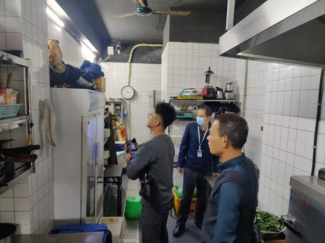 海口市市场监管局美兰分局开展“餐饮安全你我同查”活动