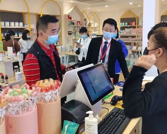 海口市市场监管局龙华分局开展化妆品经营企业监督检查