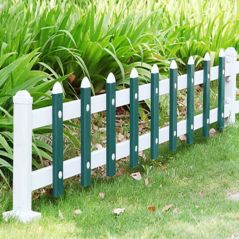 草坪护栏安装效果图