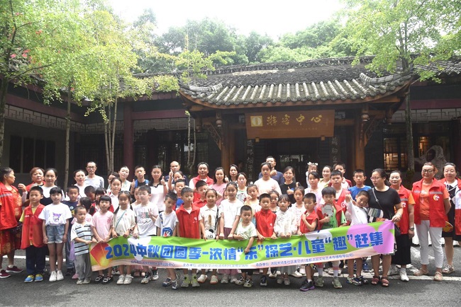 浓园天晴集中秋亲子赶集 共绘团圆甜蜜画卷