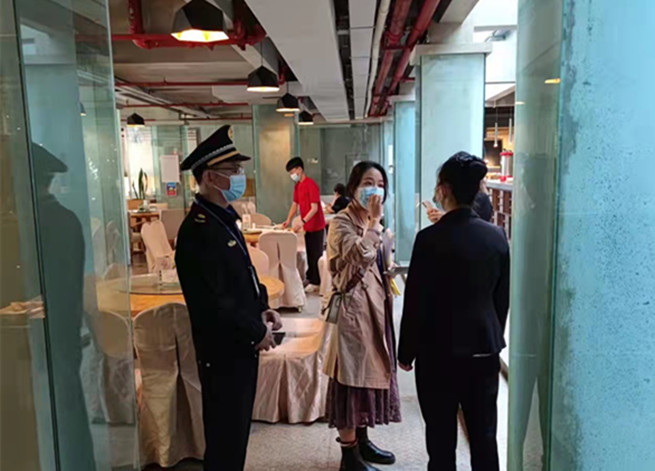 海南保亭县市场监管局主攻旅游市场 严把春节餐饮关