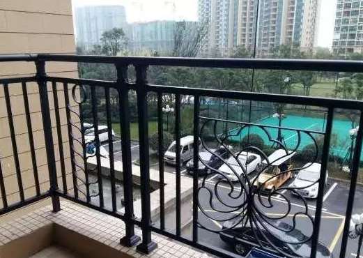 陽臺不銹鋼欄桿有哪些優(yōu)點