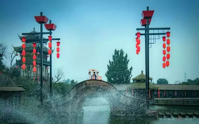 “八一”建军节，快来免费游中国酒村！