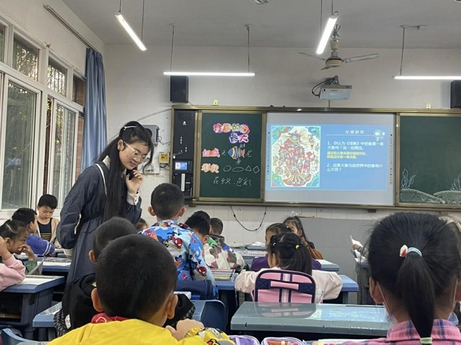 内江八小:听评促成长，共筑桃李香