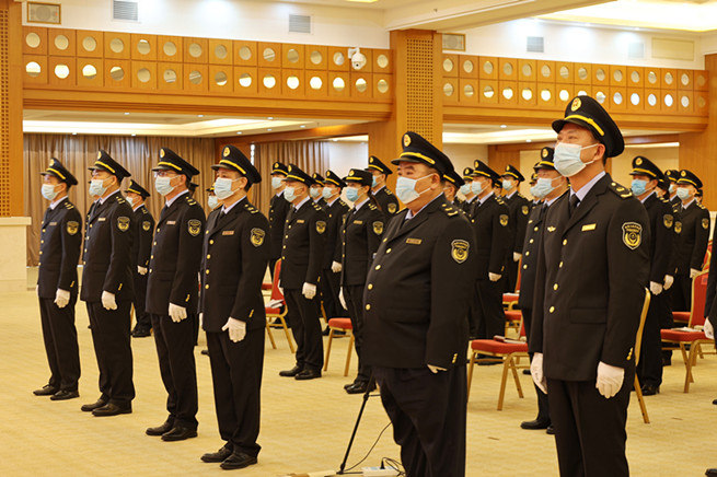 海口市市场监督管理局举行执法服装换装仪式