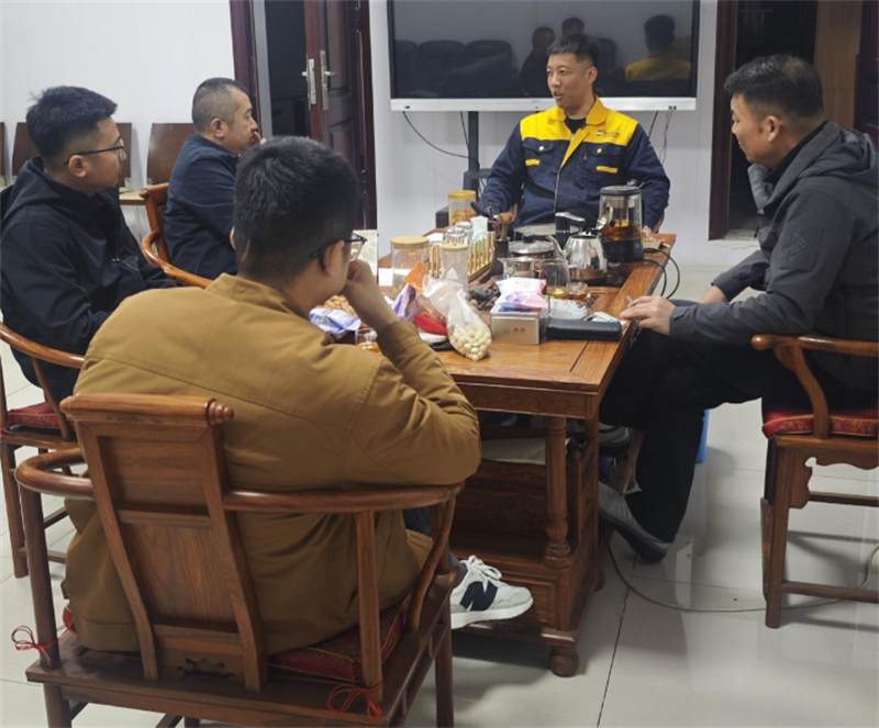 河北客户来得宝公司考察油炸生产线的工艺技术