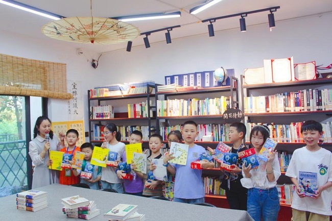 江北区图书馆润叶書院分馆“世界读书日 共读两小时寻宝”主题阅读活动举行