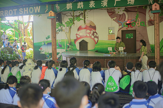 海南呀诺达景区“六专”措施为学生研学提供安全保障