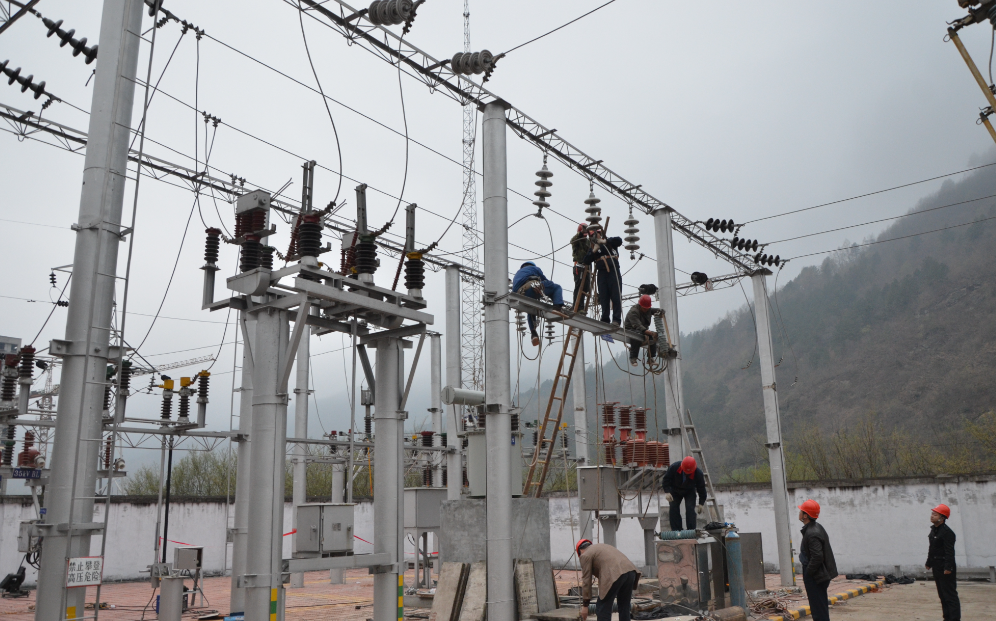 輸電線路避雷器在線監測：守護電力安全的“千里眼”