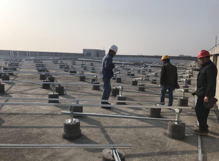 衢州娃哈哈 2.1MW 屋頂分布式發(fā)電項(xiàng)目--支架、橋架、低壓側(cè)安裝