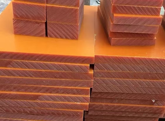 电木板是一种非常重要的绝缘材料，它的全称为酚醛层压纸板。电木板的用途非常广泛，