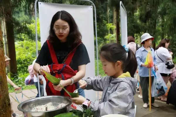 邛崃天台山景区端午主题活动受到游客青睐