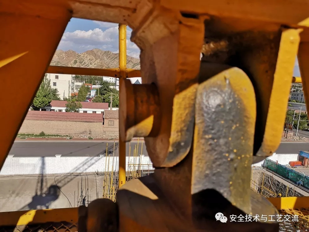 塔吊要倒塌，其實(shí)很難！但沒人管理就容易