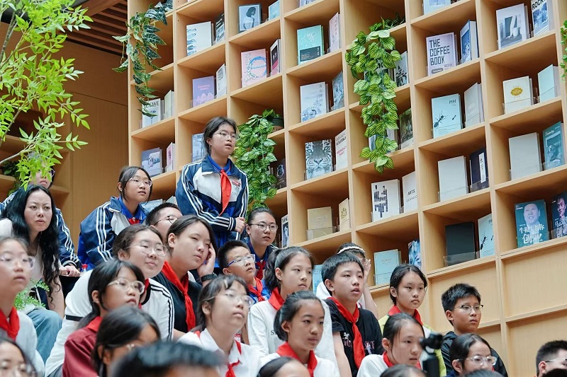 一江湔水润青苗 书香筑梦启芳华——彭州市9月开学季阅读季读书会在彭州中学九峰书院圆满举办