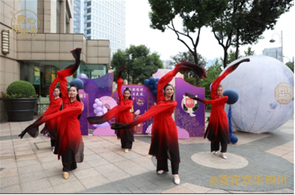 把酒话团圆 匠心营造啤酒打造汉服赏月大会