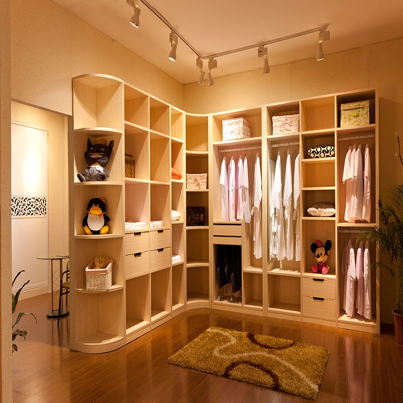 全屋定制家具好还是自己打的好