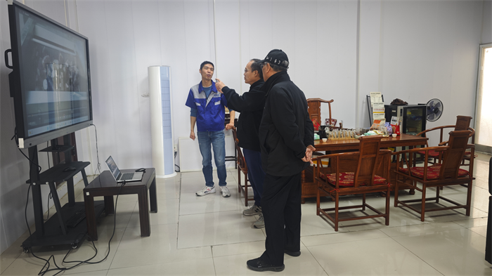 石家庄客户来得宝公司参观考察薯条油炸生产线