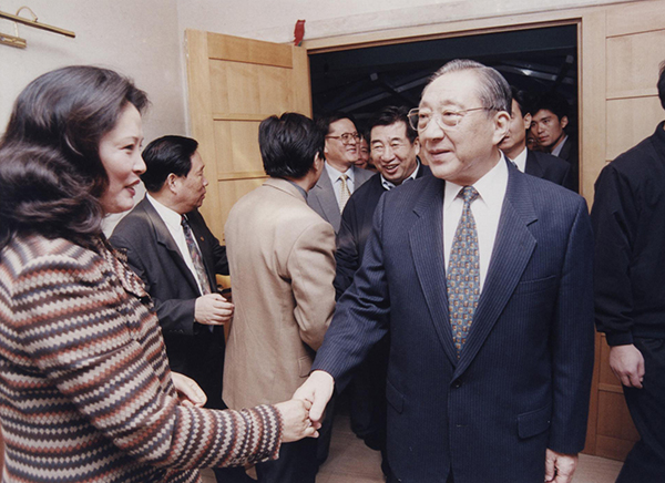 国务院总理参观集团