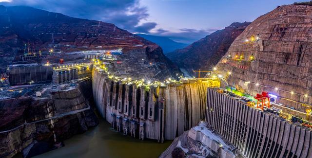 “水電湘軍”建功白鶴灘水電站，創多項水電施工世界紀錄