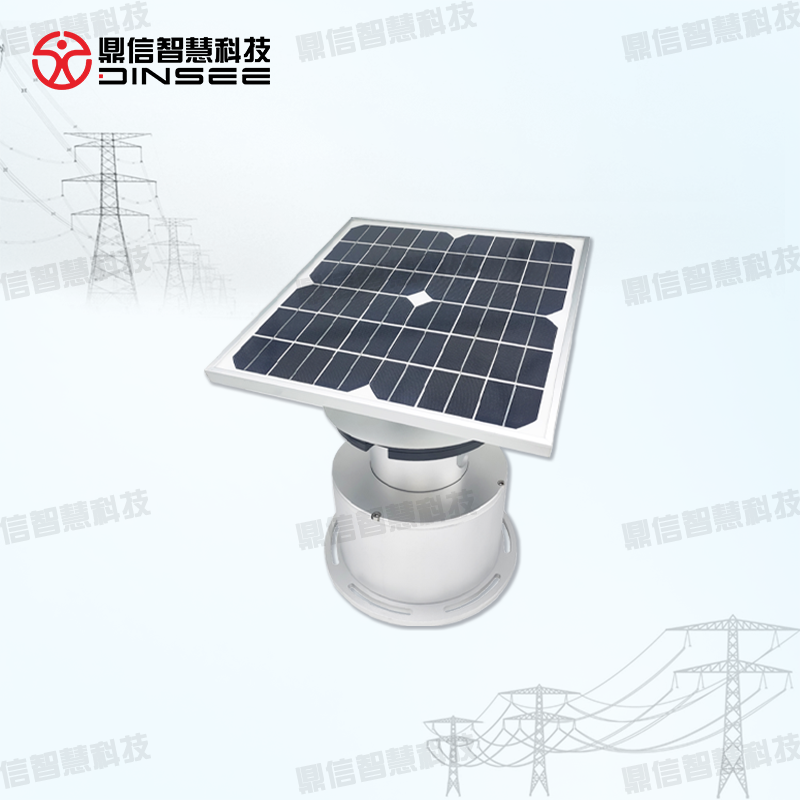 On line monitoring device for insulator pollution of transmission line