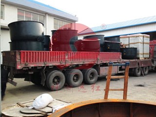 我公司遠(yuǎn)紅外反應(yīng)釜裝車發(fā)貨現(xiàn)場