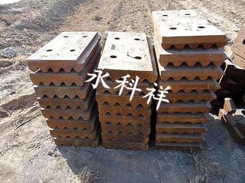 台州介绍球磨机筒体进料端加厚高锰钢衬板