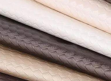 TPE材料布和PVC材料布相比哪个材料更好？