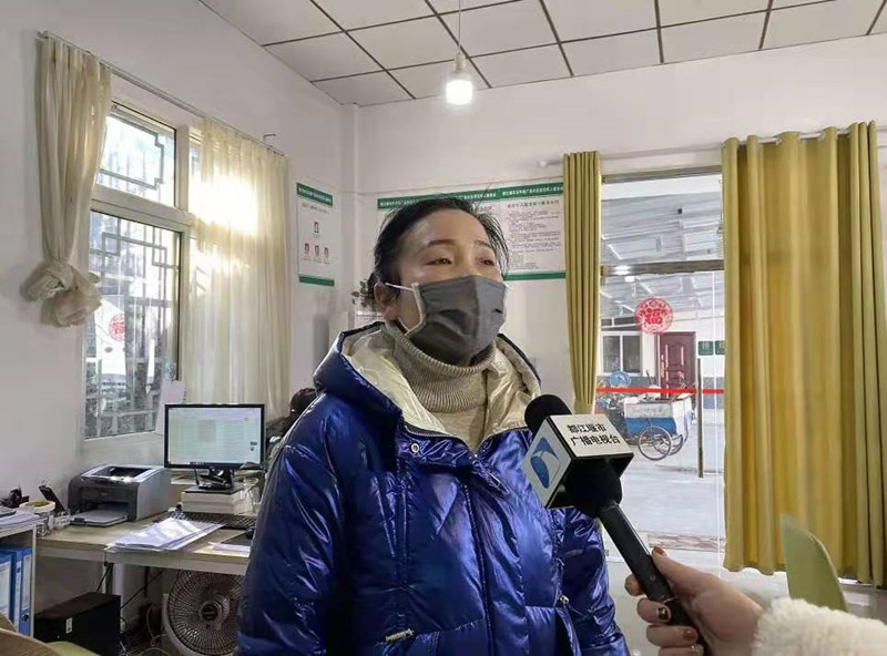 党员就应该冲在前面！向都江堰市这群防控一线的“娘子军”致敬！