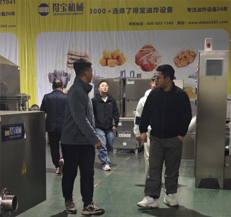 贵州客户来得宝公司考察油炸流水线